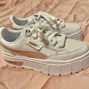 Women’s Puma shoes size 8.5